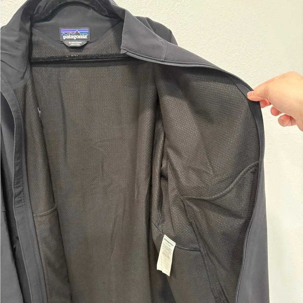 Patagonia Softshell Jacket Black Flat Top Hills Logo